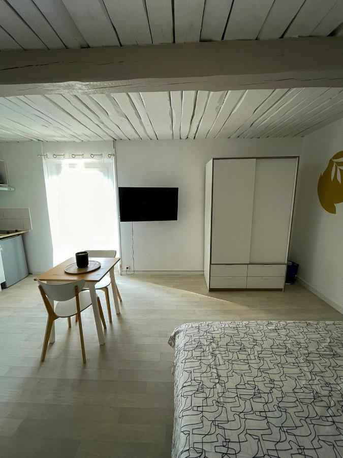 Grand Studio A 5Mns De La Plage Des Salins Hyères Exterior foto